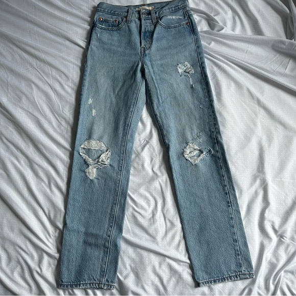Levi’s Wedgie Straight Destroyed Denim - Picture 4 of 7